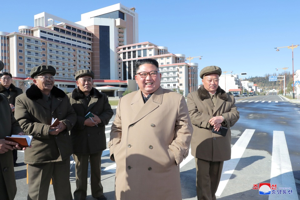 Ông Kim Jong-un cưỡi bạch mã lên đỉnh núi thiêng - 8 Ông Kim Jong-un cưỡi bạch mã lên đỉnh núi thiêng - 8