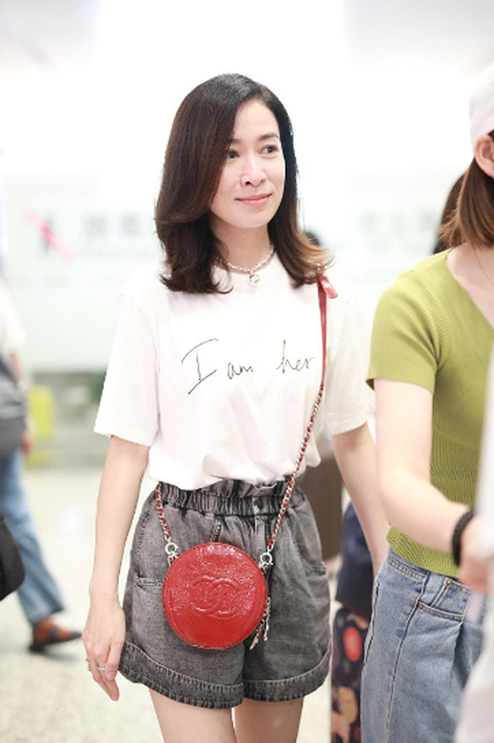 “Nhàn Phi” Xa Thi Mạn duyên dáng diện váy cưới dù không có chú rể - 2 “Nhàn Phi” Xa Thi Mạn duyên dáng diện váy cưới dù không có chú rể - 2
