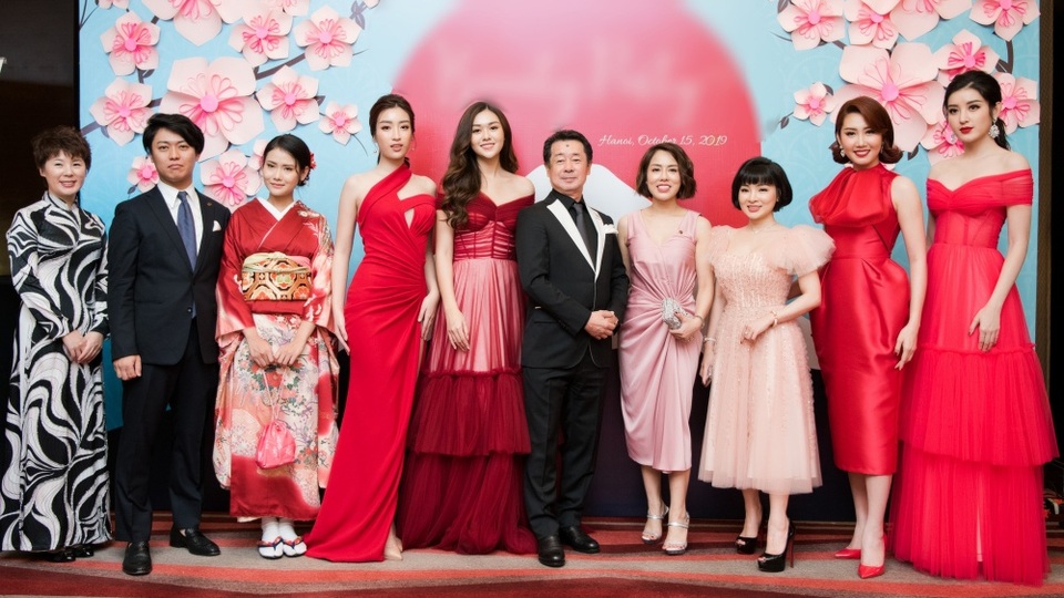 Á hậu Tường San được Đỗ Mỹ Linh, Huyền My chia sẻ trước thi Hoa hậu Quốc tế - 4 Á hậu Tường San được Đỗ Mỹ Linh, Huyền My chia sẻ trước thi Hoa hậu Quốc tế - 4