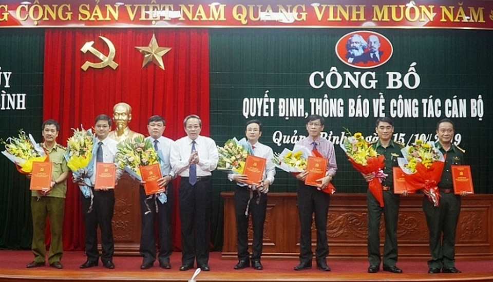Sở GD-ĐT Quảng Bình có 2 tân Phó Giám đốc - 1 Sở GD-ĐT Quảng Bình có 2 tân Phó Giám đốc - 1
