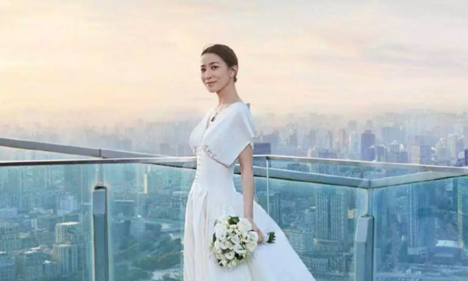 “Nhàn Phi” Xa Thi Mạn duyên dáng diện váy cưới dù không có chú rể - 14 “Nhàn Phi” Xa Thi Mạn duyên dáng diện váy cưới dù không có chú rể - 14