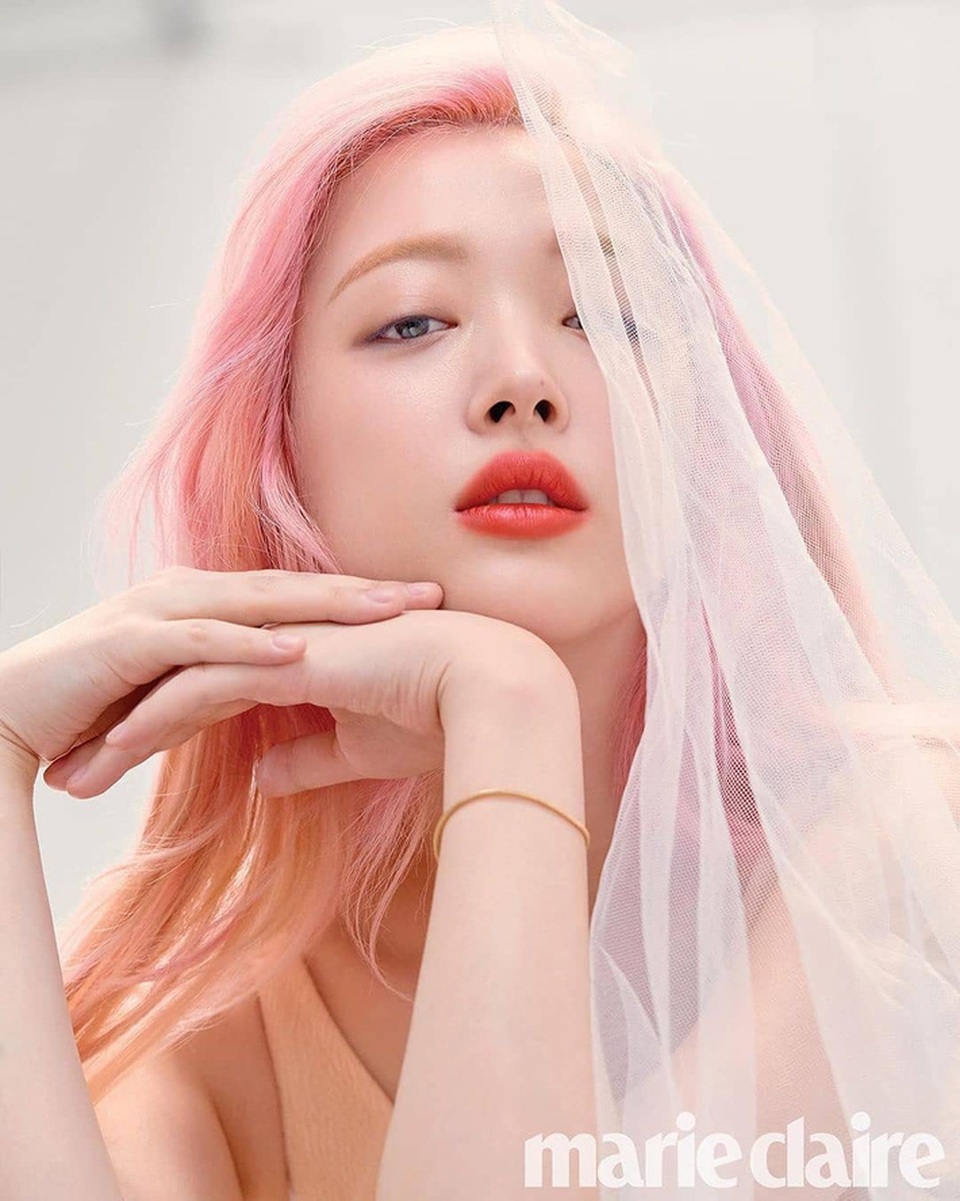 Các thành viên nhóm f(x) và người thân đưa Sulli đến nơi yên nghỉ cuối cùng - 8 Các thành viên nhóm f(x) và người thân đưa Sulli đến nơi yên nghỉ cuối cùng - 8