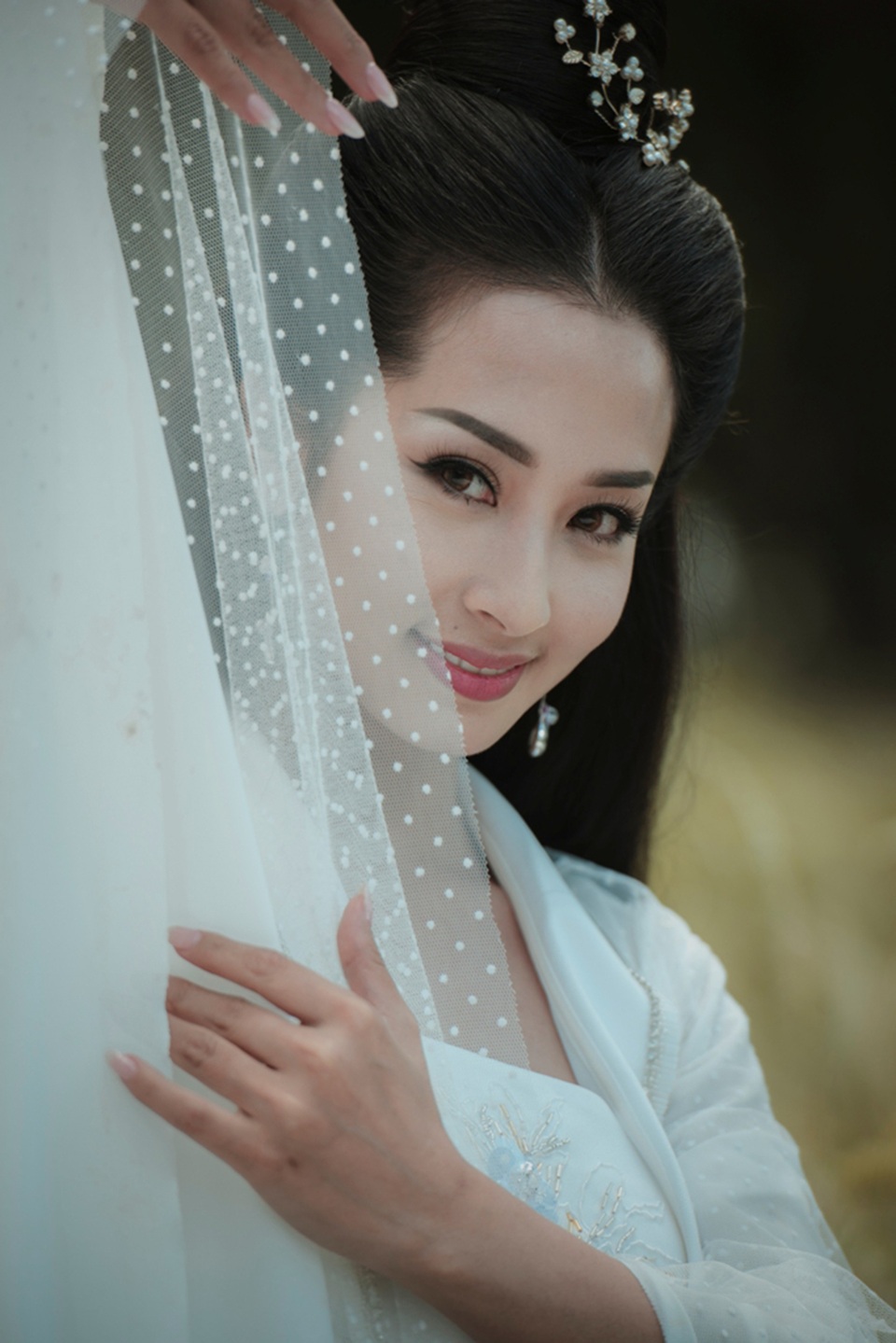 Thu Hằng Bolero xinh đẹp quyến rũ với hình ảnh ma nữ - 2 Thu Hằng Bolero xinh đẹp quyến rũ với hình ảnh ma nữ - 2