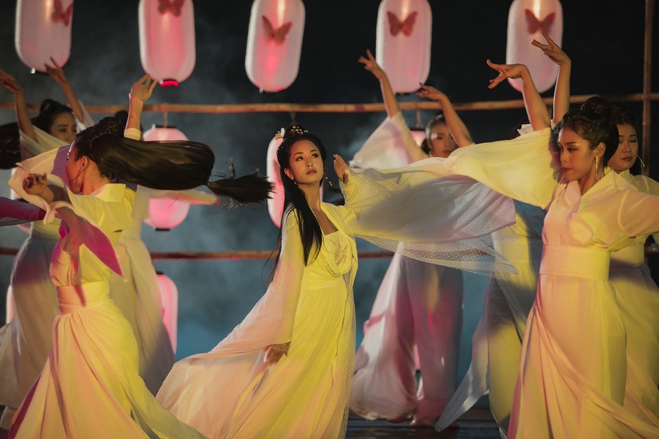 Thu Hằng Bolero xinh đẹp quyến rũ với hình ảnh ma nữ - 10 Thu Hằng Bolero xinh đẹp quyến rũ với hình ảnh ma nữ - 10