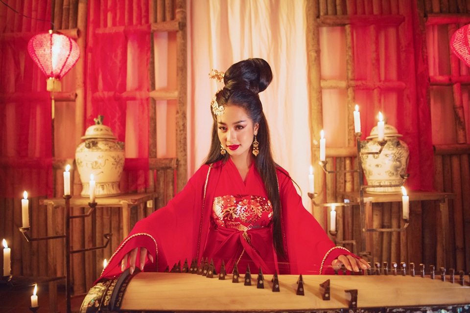 Thu Hằng Bolero xinh đẹp quyến rũ với hình ảnh ma nữ - 4 Thu Hằng Bolero xinh đẹp quyến rũ với hình ảnh ma nữ - 4