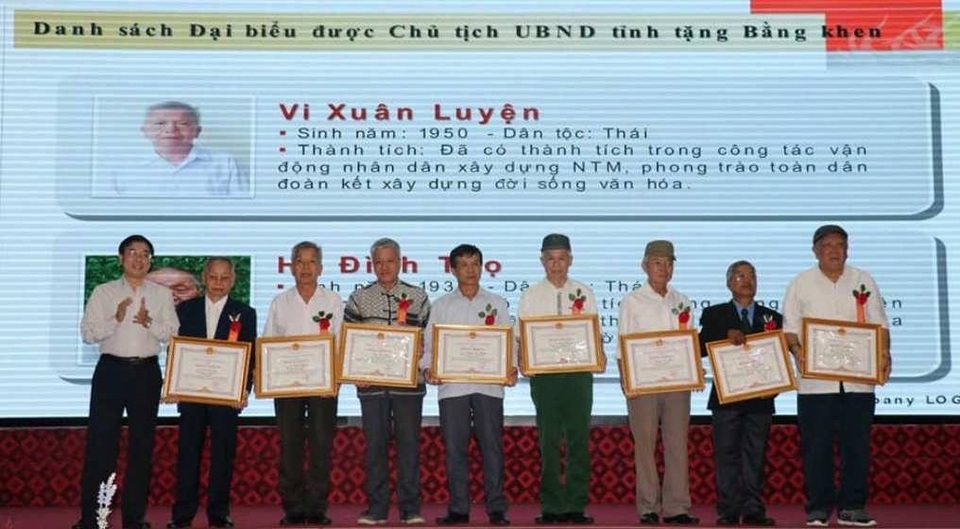 Nghệ An tuyên dương 200 người có uy tín tiêu biểu vùng dân tộc thiểu số - 2 Nghệ An tuyên dương 200 người có uy tín tiêu biểu vùng dân tộc thiểu số - 2