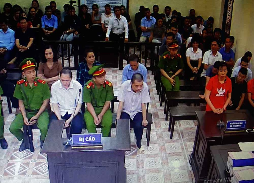 Xử vụ gian lận điểm thi ở Hà Giang: Con lợn nhựa liên quan gì việc nâng điểm? - 2 Xử vụ gian lận điểm thi ở Hà Giang: Con lợn nhựa liên quan gì việc nâng điểm? - 2