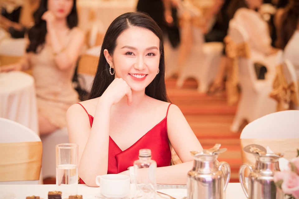 Á hậu Tường San được Đỗ Mỹ Linh, Huyền My chia sẻ trước thi Hoa hậu Quốc tế - 16 Á hậu Tường San được Đỗ Mỹ Linh, Huyền My chia sẻ trước thi Hoa hậu Quốc tế - 16
