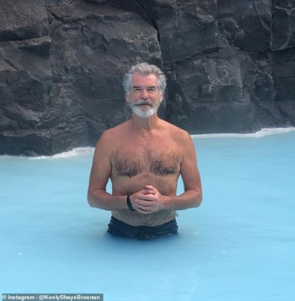Choáng với phong độ của tài tử Pierce Brosnan ở tuổi 66 - 1 Choáng với phong độ của tài tử Pierce Brosnan ở tuổi 66 - 1