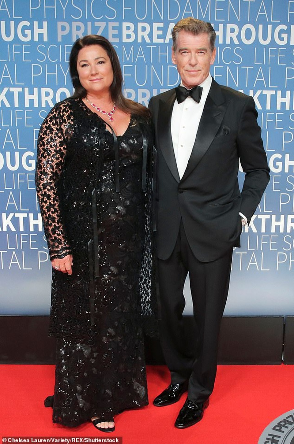 Choáng với phong độ của tài tử Pierce Brosnan ở tuổi 66 - 4 Choáng với phong độ của tài tử Pierce Brosnan ở tuổi 66 - 4