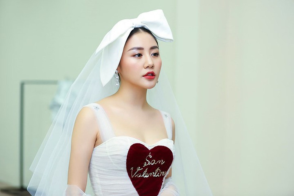 Văn Mai Hương bất ngờ khoe giấy đăng ký kết hôn - 4 Văn Mai Hương bất ngờ khoe giấy đăng ký kết hôn - 4