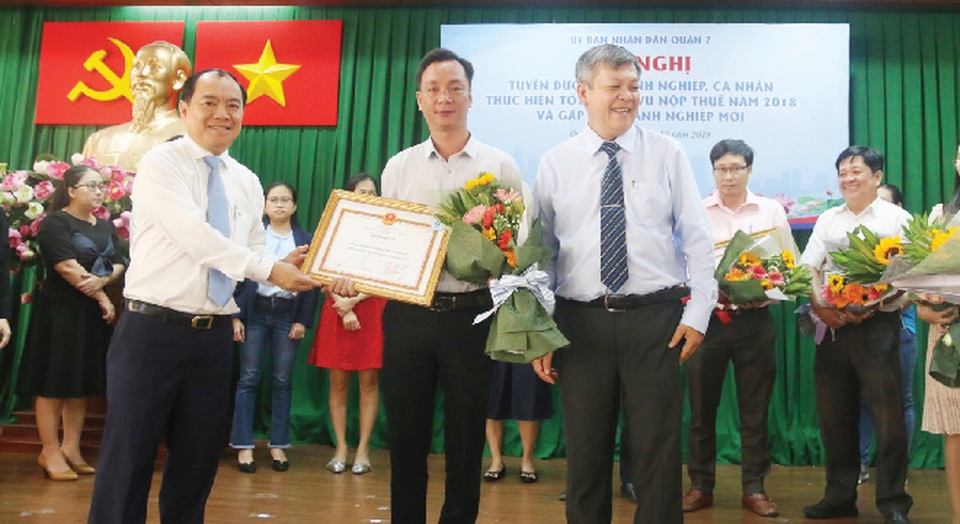 Khải Hoàn Land được tuyên dương về việc thực hiện tốt nghĩa vụ thuế 2018 - 1 Khải Hoàn Land được tuyên dương về việc thực hiện tốt nghĩa vụ thuế 2018 - 1