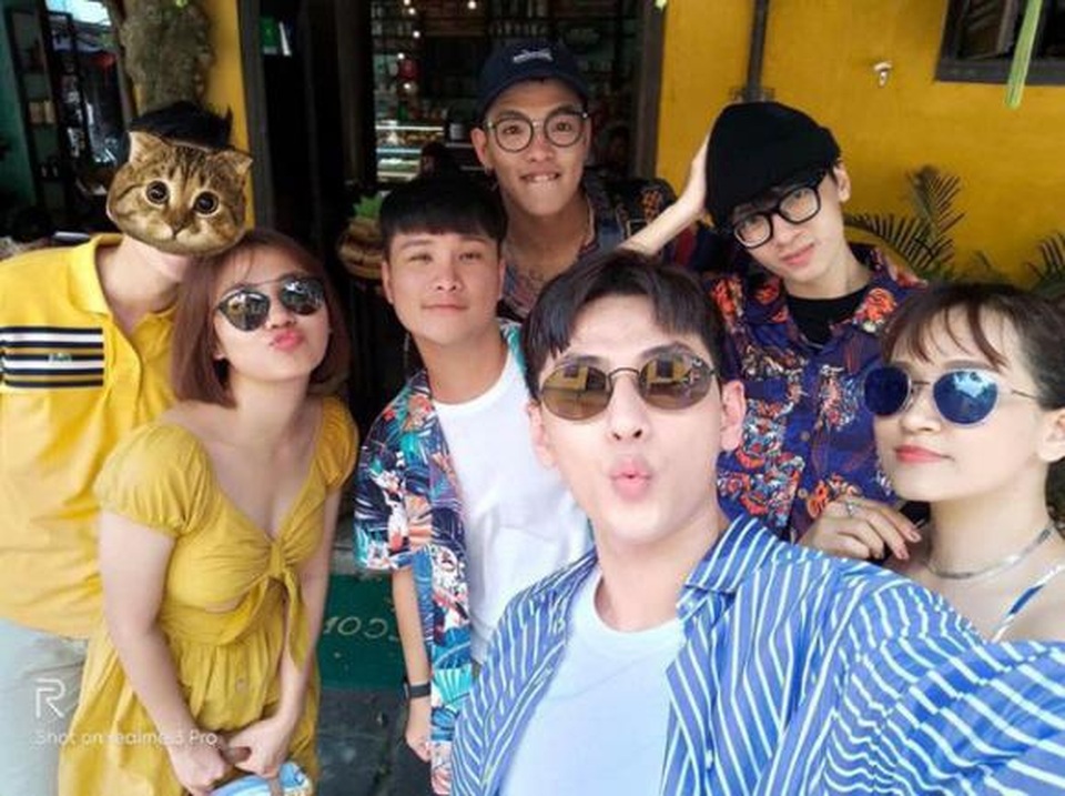 Văn Mai Hương bất ngờ khoe giấy đăng ký kết hôn - 2 Văn Mai Hương bất ngờ khoe giấy đăng ký kết hôn - 2