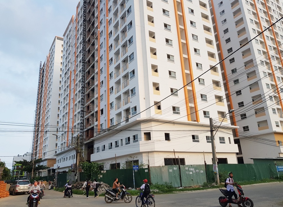 Nhà ở xã hội ồ ạt mọc lên, phụ huynh lo thiếu nơi học cho con - 2 Nhà ở xã hội ồ ạt mọc lên, phụ huynh lo thiếu nơi học cho con - 2