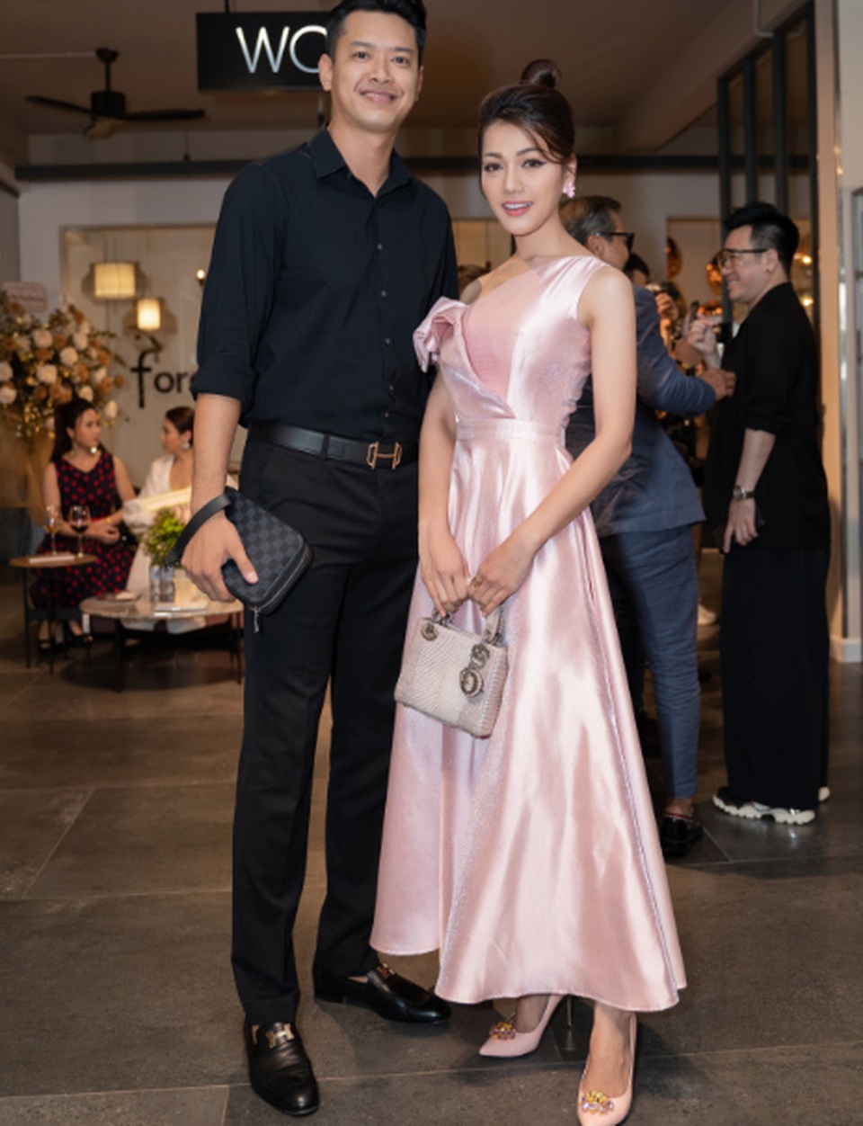 Hồ Đức Vĩnh hộ tống Thái Nhiên Phương dự tiệc - 2 Hồ Đức Vĩnh hộ tống Thái Nhiên Phương dự tiệc - 2