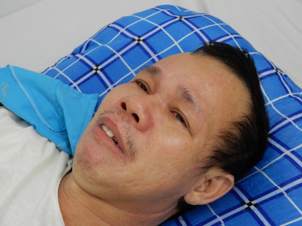 Người đàn ông bị cổng làng sập đè suýt chết, vợ đột quỵ khi chăm chồng - 6 Người đàn ông bị cổng làng sập đè suýt chết, vợ đột quỵ khi chăm chồng - 6