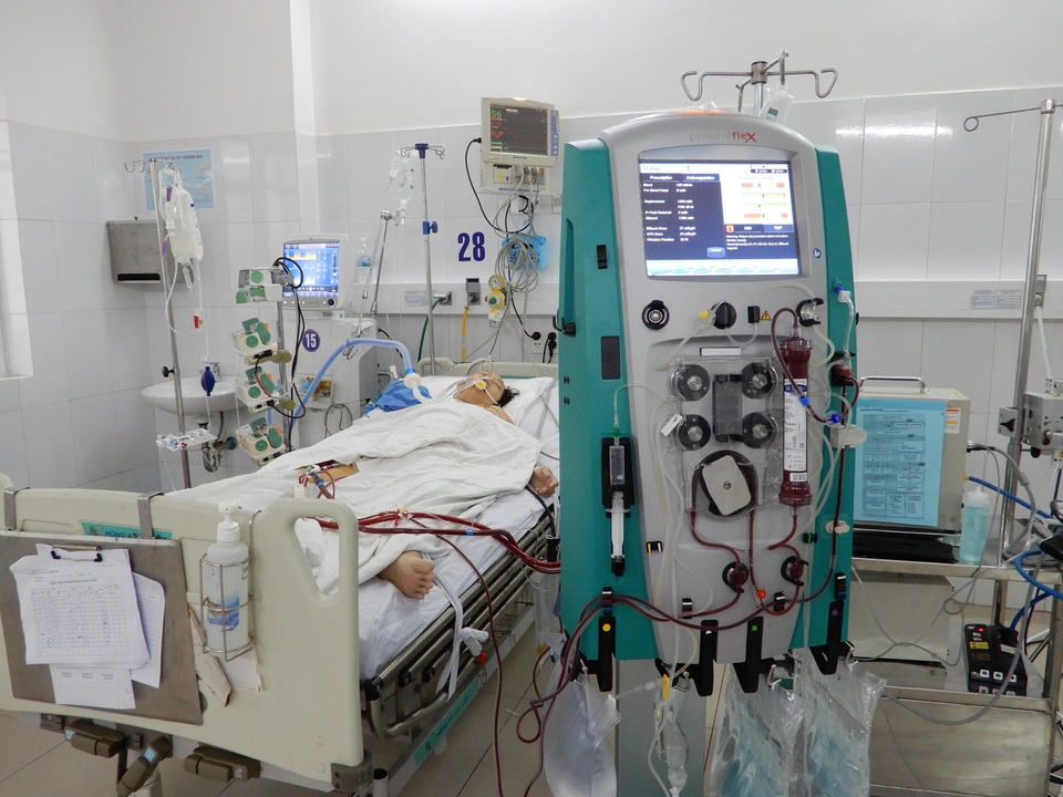 Người đàn ông bị cổng làng sập đè suýt chết, vợ đột quỵ khi chăm chồng - 3 Người đàn ông bị cổng làng sập đè suýt chết, vợ đột quỵ khi chăm chồng - 3