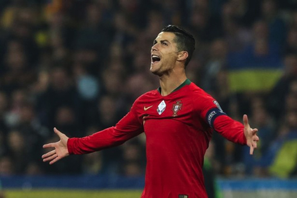 Bạn gái xinh đẹp chia sẻ niềm vui sau khi C.Ronaldo cán mốc 700 bàn thắng, - 4 Bạn gái xinh đẹp chia sẻ niềm vui sau khi C.Ronaldo cán mốc 700 bàn thắng, - 4