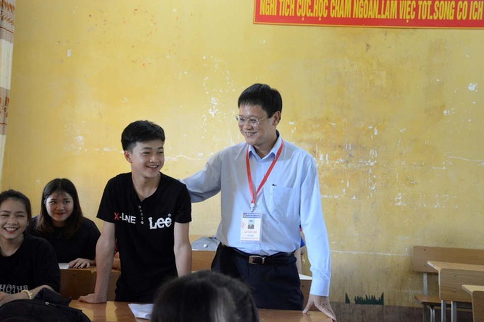 Xót thương thầy giáo tâm huyết, người lãnh đạo tận tụy - Thứ trưởng Lê Hải An - 4 Xót thương thầy giáo tâm huyết, người lãnh đạo tận tụy - Thứ trưởng Lê Hải An - 4