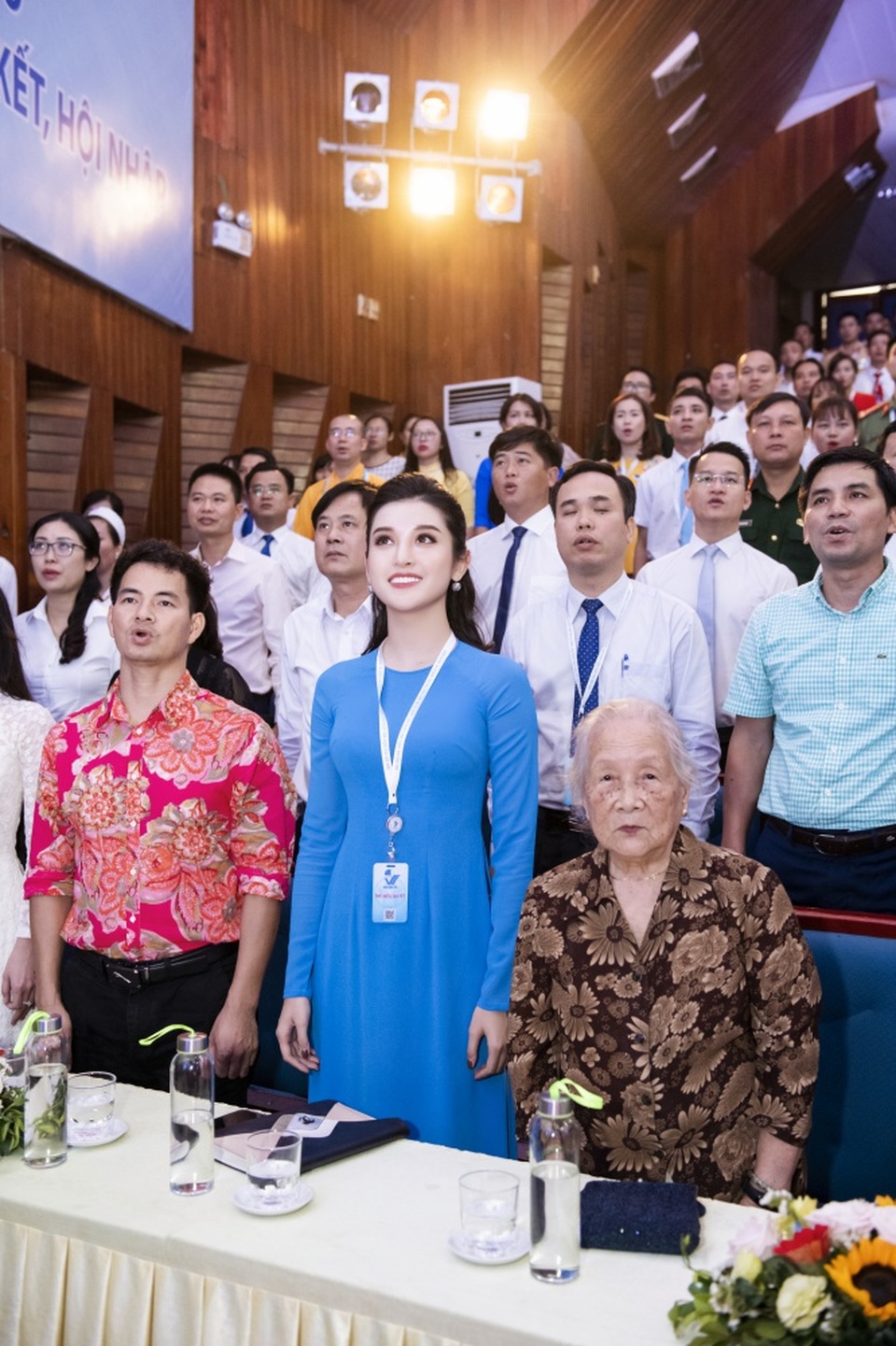 Vừa đón tin vui, Huyền My đã được Xuân Bắc hứa hẹn làm MC đám cưới - 7 Vừa đón tin vui, Huyền My đã được Xuân Bắc hứa hẹn làm MC đám cưới - 7