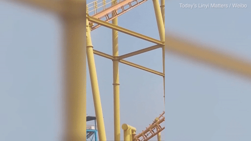 Hành khách lộn ngược đầu, treo lơ lửng ở độ cao 60m vì sự cố mất điện - 1 Hành khách lộn ngược đầu, treo lơ lửng ở độ cao 60m vì sự cố mất điện - 1