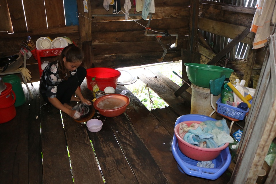 Sợ trò thất học, 8 cô giáo trẻ tình nguyện đứng lớp không lương - 3 Sợ trò thất học, 8 cô giáo trẻ tình nguyện đứng lớp không lương - 3
