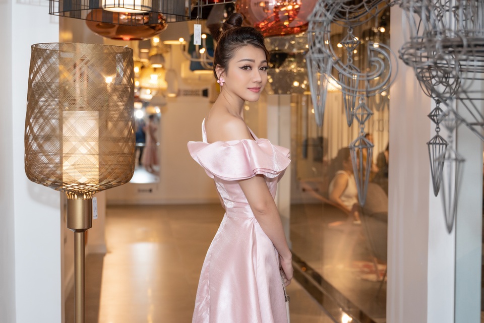 Hồ Đức Vĩnh hộ tống Thái Nhiên Phương dự tiệc - 6 Hồ Đức Vĩnh hộ tống Thái Nhiên Phương dự tiệc - 6