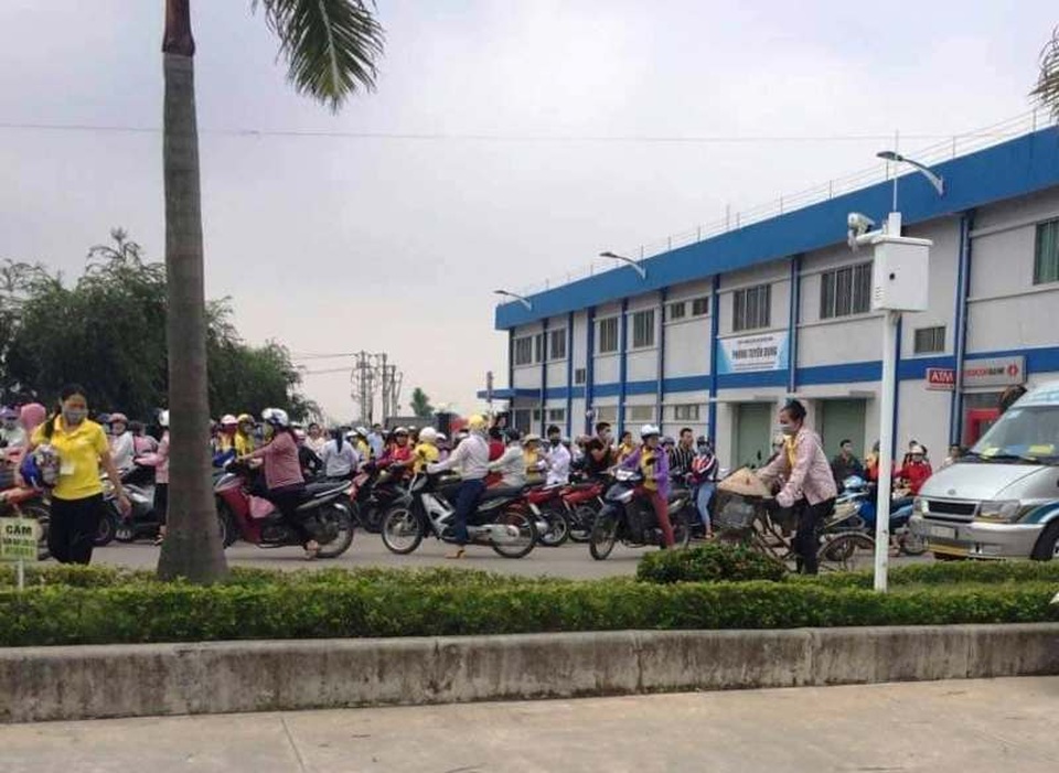 Xác định nguyên nhân ngộ độc khí khiến hàng loạt công nhân nhập viện - 2 Xác định nguyên nhân ngộ độc khí khiến hàng loạt công nhân nhập viện - 2
