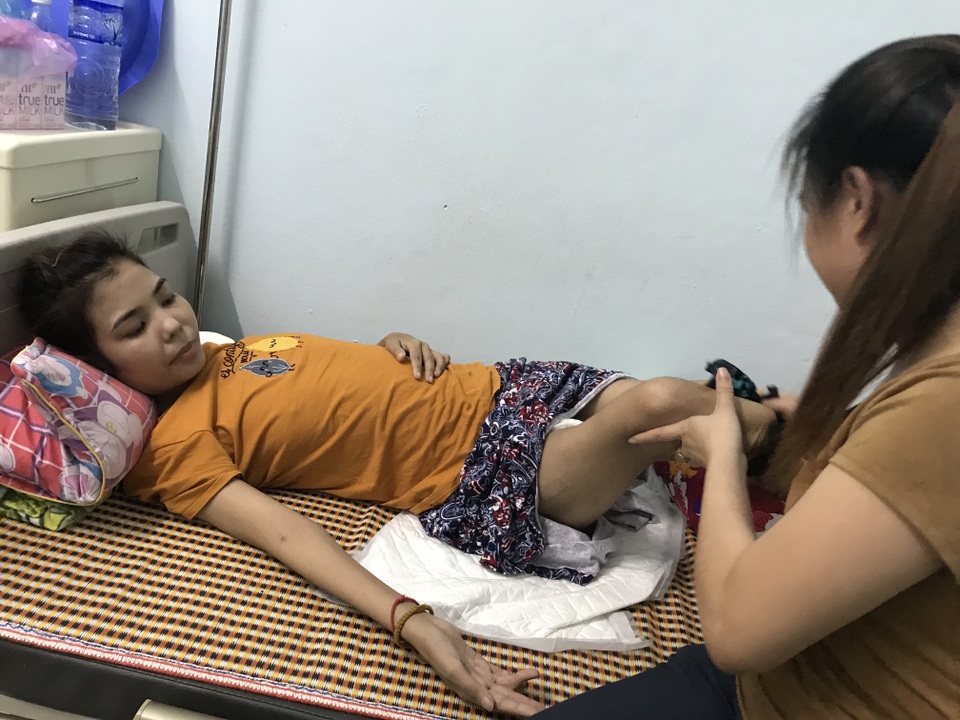 Người mẹ một chân khóc nghẹn ngào ước mơ trở về bên đứa con bé bỏng! - 9 Người mẹ một chân khóc nghẹn ngào ước mơ trở về bên đứa con bé bỏng! - 9
