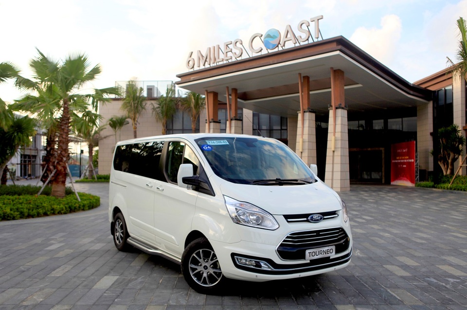 Ford Tourneo - Triết lí thực dụng xe Mỹ - 7 Ford Tourneo - Triết lí thực dụng xe Mỹ - 7