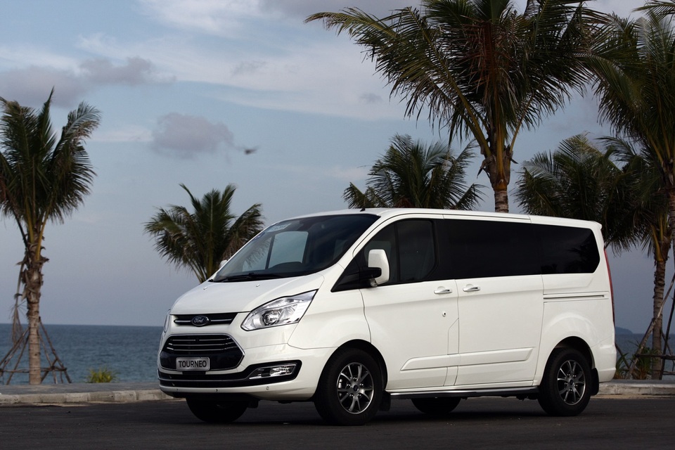 Ford Tourneo - Triết lí thực dụng xe Mỹ - 13 Ford Tourneo - Triết lí thực dụng xe Mỹ - 13