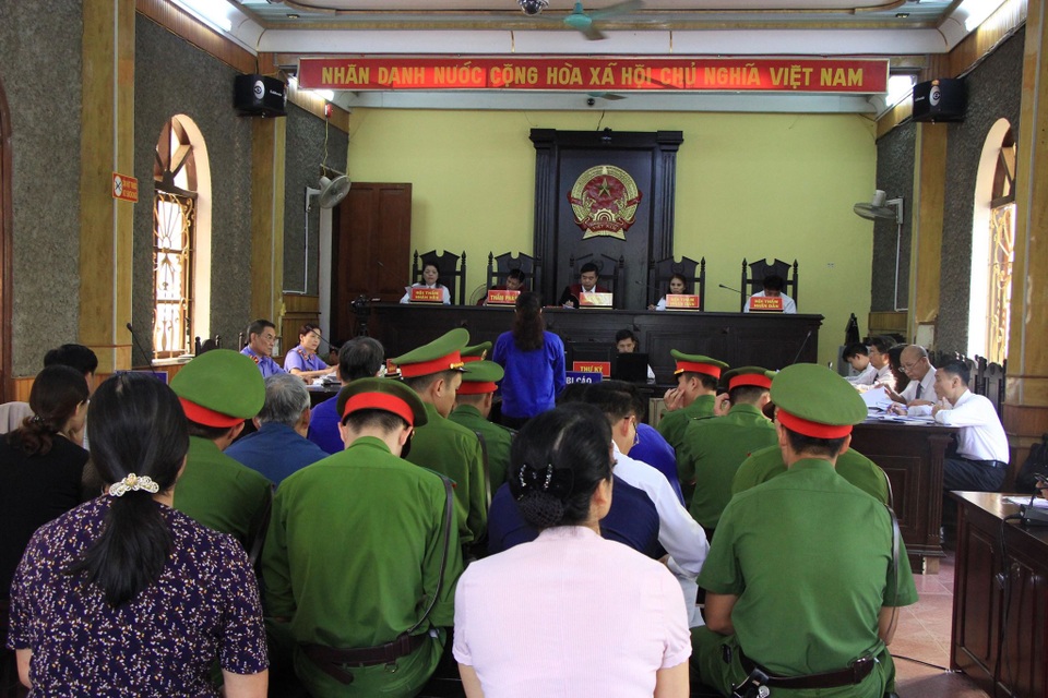 Xử vụ gian lận thi cử Sơn La: Bất ngờ với sự tử tế của “người dưng”! - 2 Xử vụ gian lận thi cử Sơn La: Bất ngờ với sự tử tế của “người dưng”! - 2