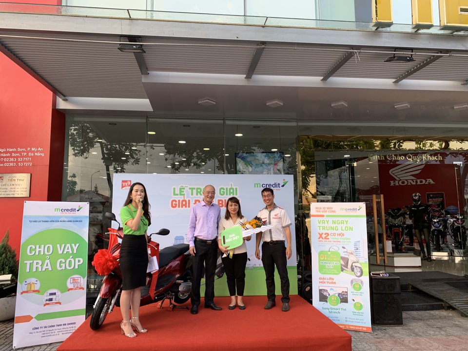 Trúng lớn nhờ chương trình ưu đãi của Mcredit - 1 Trúng lớn nhờ chương trình ưu đãi của Mcredit - 1