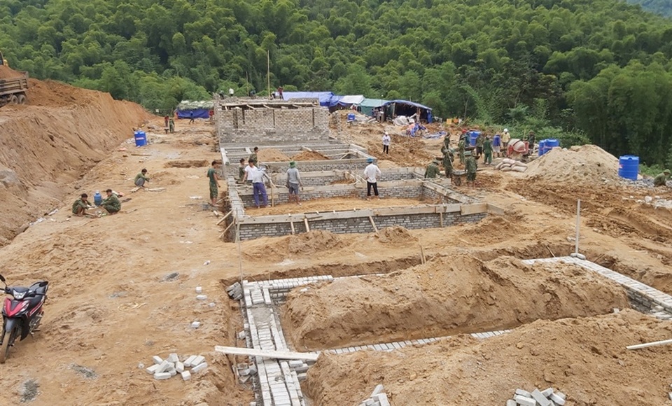 Đại công trường xây dựng trên đỉnh đồi Pom Ngồ - 1 Đại công trường xây dựng trên đỉnh đồi Pom Ngồ - 1