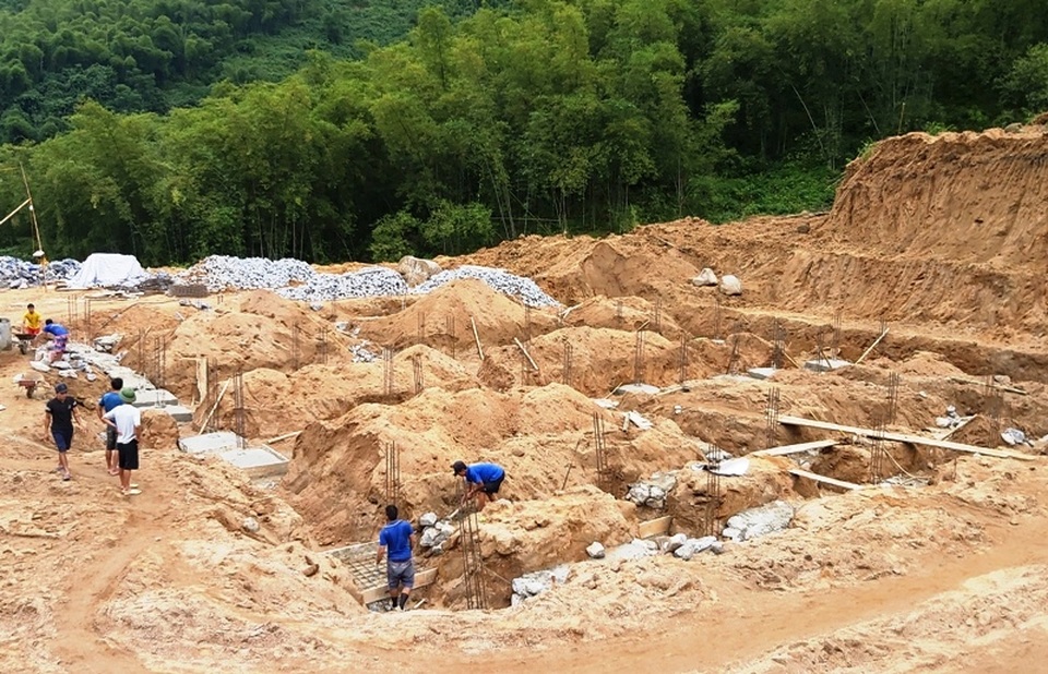 Đại công trường xây dựng trên đỉnh đồi Pom Ngồ - 9 Đại công trường xây dựng trên đỉnh đồi Pom Ngồ - 9