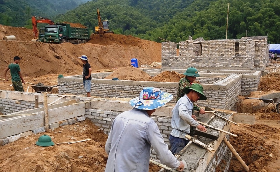 Đại công trường xây dựng trên đỉnh đồi Pom Ngồ - 6 Đại công trường xây dựng trên đỉnh đồi Pom Ngồ - 6