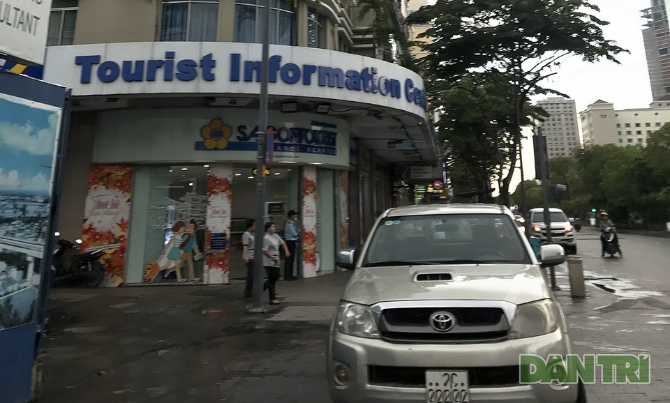 TPHCM rà soát lại các ấn phẩm du lịch sau vụ “đường lưỡi bò” - 4 TPHCM rà soát lại các ấn phẩm du lịch sau vụ “đường lưỡi bò” - 4