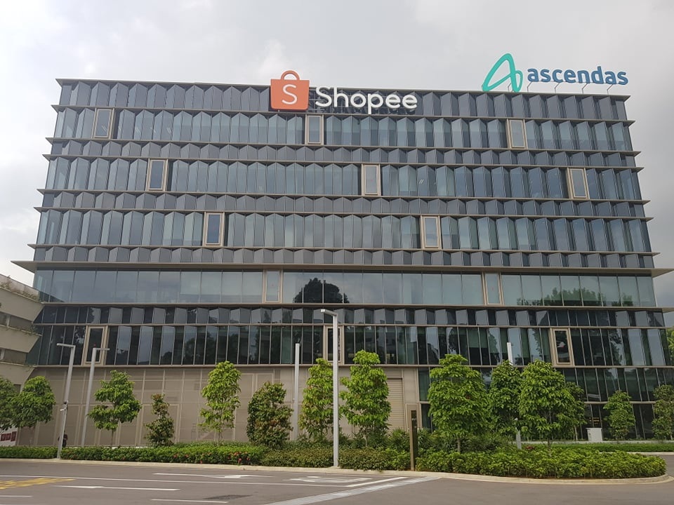 Trụ sở Shopee.jpg Trụ sở Shopee.jpg