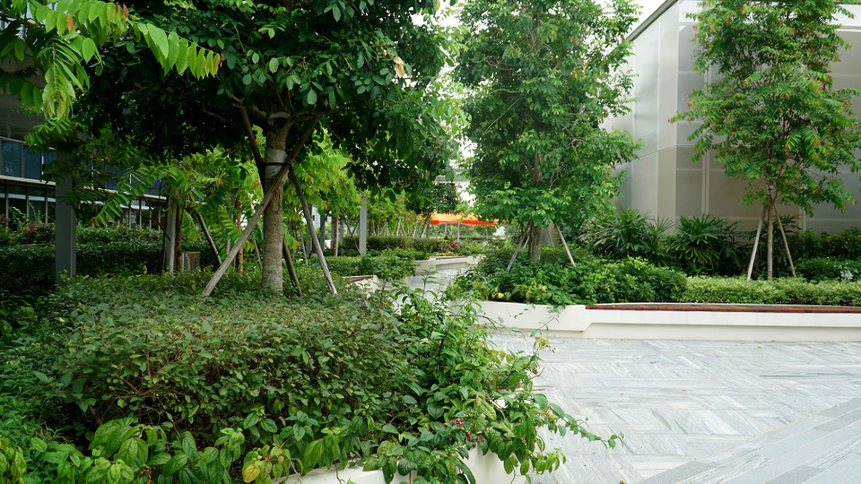 Trụ sở Shopee copy.jpg Trụ sở Shopee copy.jpg
