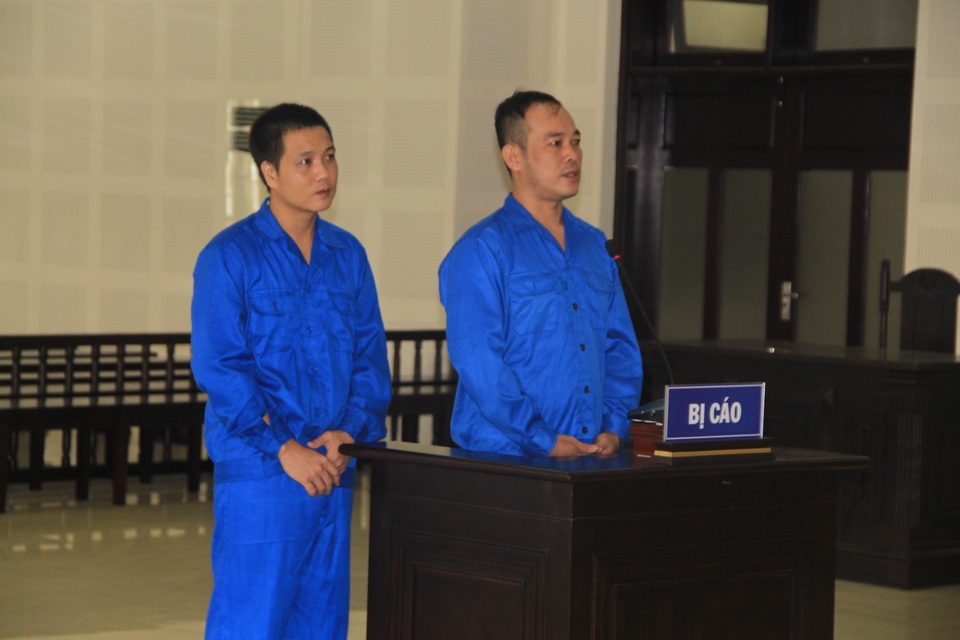 Làm giả chứng minh thư, mở hàng loạt thẻ ngân hàng đem bán - 1 Làm giả chứng minh thư, mở hàng loạt thẻ ngân hàng đem bán - 1