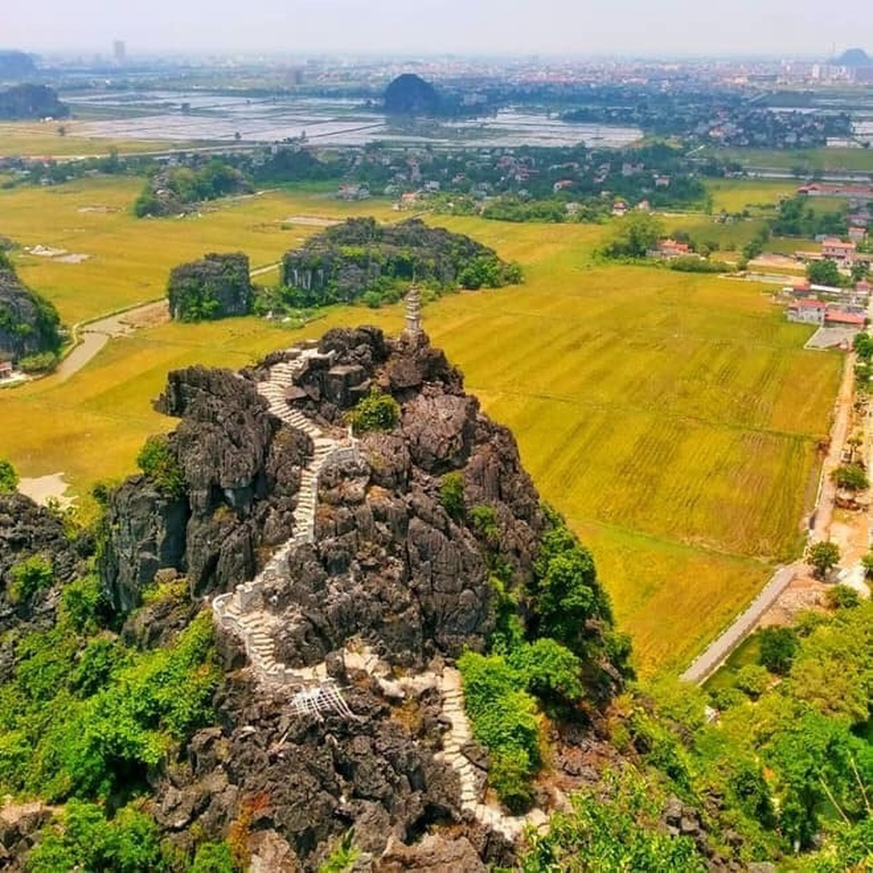 Sen nở rộ, lúa trải vàng ở thánh địa sống ảo miền Bắc - 6 Sen nở rộ, lúa trải vàng ở thánh địa sống ảo miền Bắc - 6