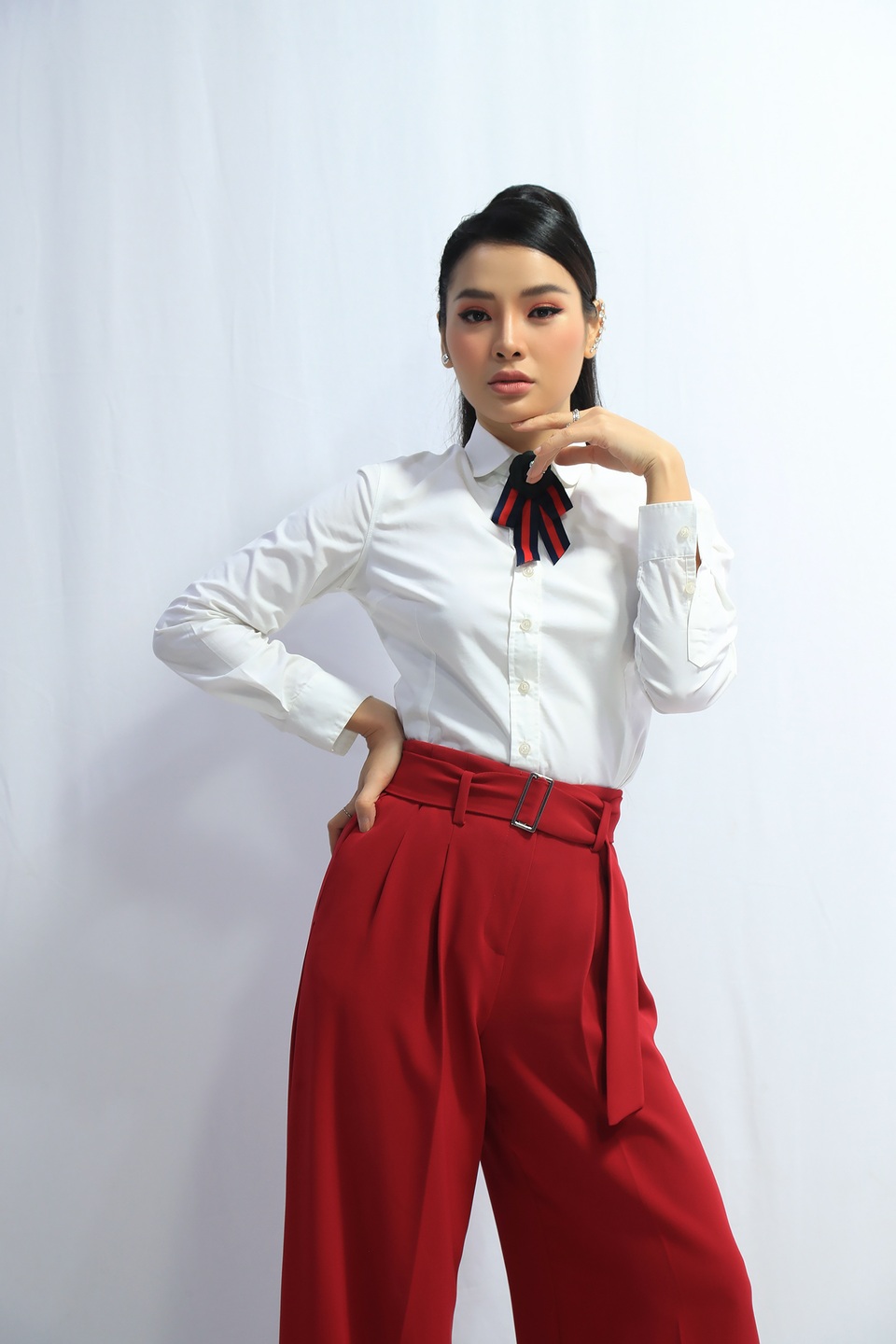 Phương Trinh Jolie từng từ chối nhiều lời mời khiếm nhã - 2 Phương Trinh Jolie từng từ chối nhiều lời mời khiếm nhã - 2