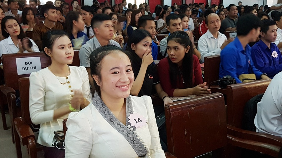 Thú vị xem lưu học sinh Lào hùng biện tiếng Việt - 2 Thú vị xem lưu học sinh Lào hùng biện tiếng Việt - 2