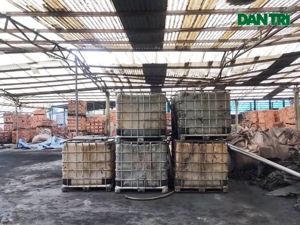 Manh mối nào khiến thủ phạm đổ chất thải “đầu độc” nguồn nước sông Đà bị bắt giữ? - 3 Manh mối nào khiến thủ phạm đổ chất thải “đầu độc” nguồn nước sông Đà bị bắt giữ? - 3