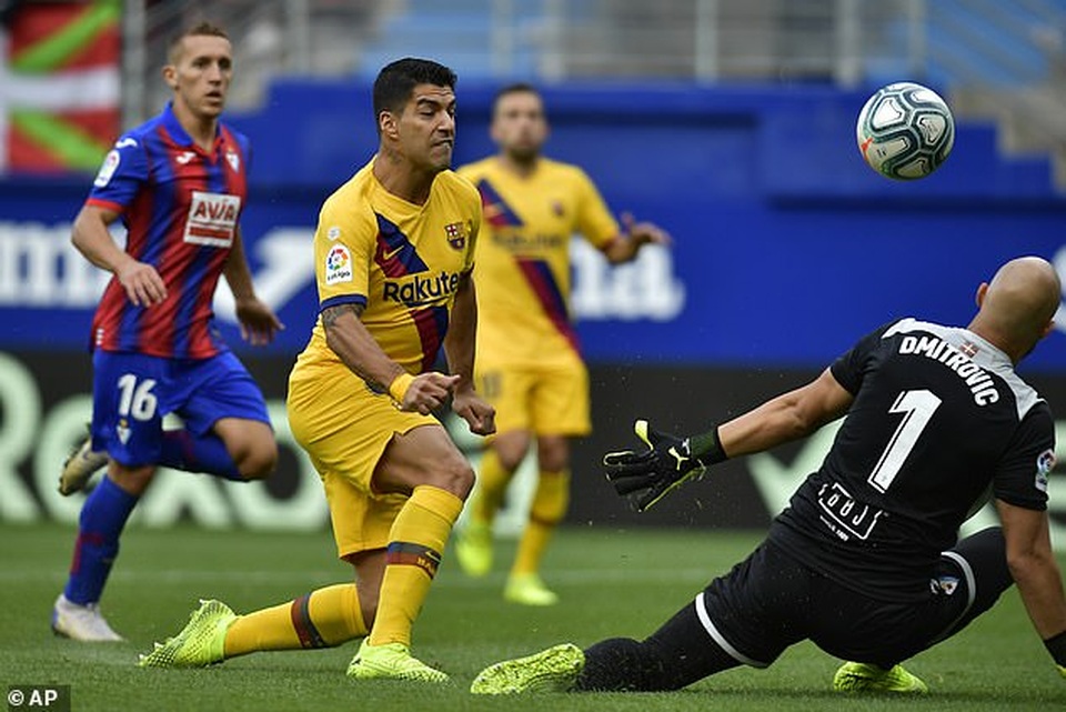 Messi, Suarez, Griezmann cùng lập công, Barcelona đại thắng “3 sao” - 5 Messi, Suarez, Griezmann cùng lập công, Barcelona đại thắng “3 sao” - 5