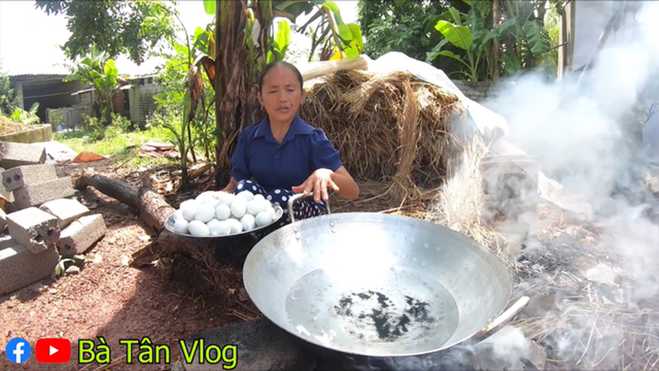 Bà Tân Vlog bị cộng đồng mạng tố không trung thực, quảng cáo lộ liễu - 3 Bà Tân Vlog bị cộng đồng mạng tố không trung thực, quảng cáo lộ liễu - 3