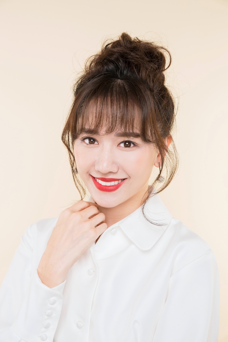 Hari Won tiết lộ bí quyết cho vẻ ngoài rạng rỡ - 4 Hari Won tiết lộ bí quyết cho vẻ ngoài rạng rỡ - 4