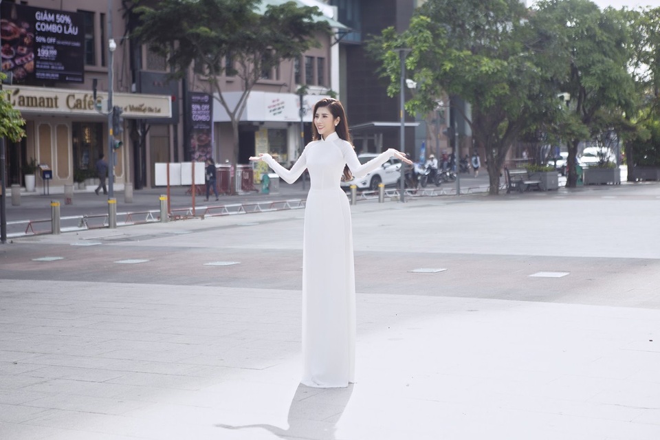 Dương Yến Nhung tung clip giới thiệu quảng bá du lịch Việt Nam đầy ấn tượng - 2 Dương Yến Nhung tung clip giới thiệu quảng bá du lịch Việt Nam đầy ấn tượng - 2