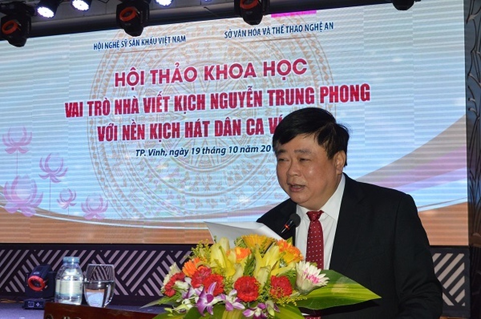 Dấu ấn nhà viết kịch Nguyễn Trung Phong với kịch hát Ví - Giặm - 2 Dấu ấn nhà viết kịch Nguyễn Trung Phong với kịch hát Ví - Giặm - 2