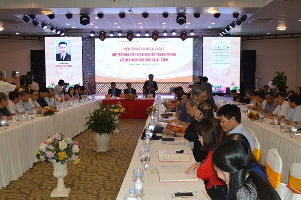 Dấu ấn nhà viết kịch Nguyễn Trung Phong với kịch hát Ví - Giặm - 1 Dấu ấn nhà viết kịch Nguyễn Trung Phong với kịch hát Ví - Giặm - 1